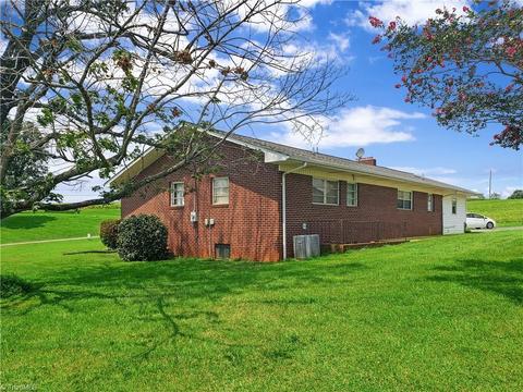 935 Caves Mill Rd, Dobson, NC 27017 photo 5