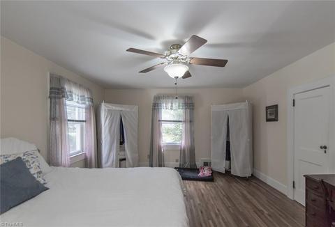 647 W Main St, Elkin, NC 28621 photo 5