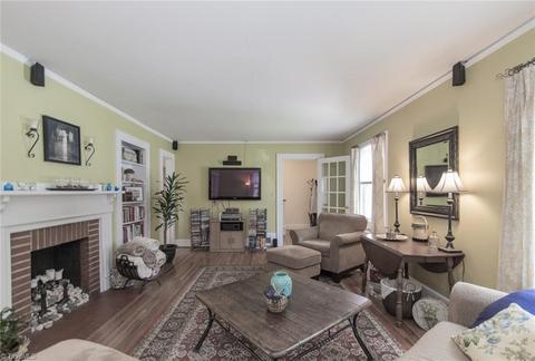 647 W Main St, Elkin, NC 28621 photo 2