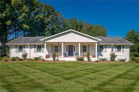 216 Pilot View Dr, King, NC 27021 photo 1
