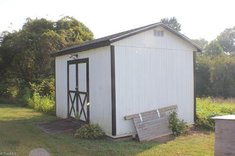 471 Haystack Rd, Mount Airy, NC 27030 photo 6