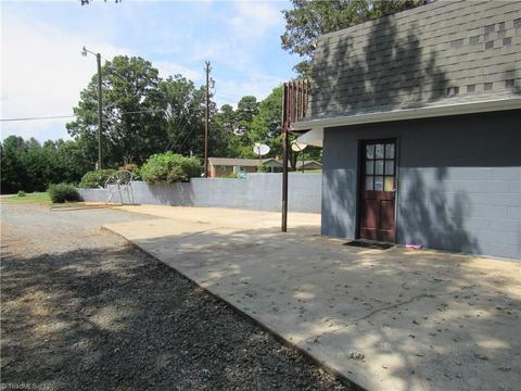 917 Meadowbrook Dr, King, NC 27021 photo 17