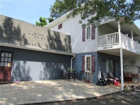 917 Meadowbrook Dr, King, NC 27021 photo 4