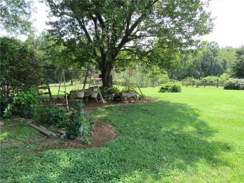 917 Meadowbrook Dr, King, NC 27021 photo 16