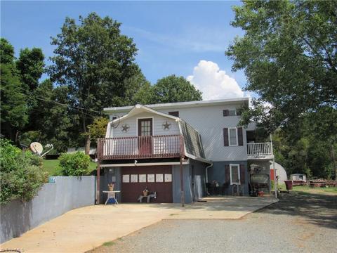 917 Meadowbrook Dr, King, NC 27021 photo 1