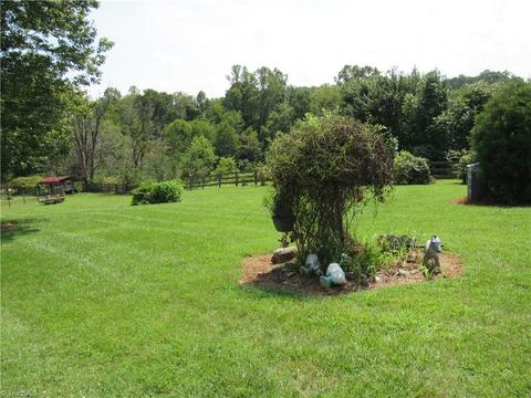 917 Meadowbrook Dr, King, NC 27021 photo 14
