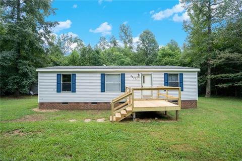 2437 Staley Cove Dr, Staley, NC 27355 photo 1