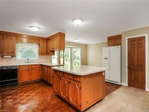 1505 Coventry Rd, High Point, NC 27262 photo 5