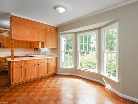 1505 Coventry Rd, High Point, NC 27262 photo 9