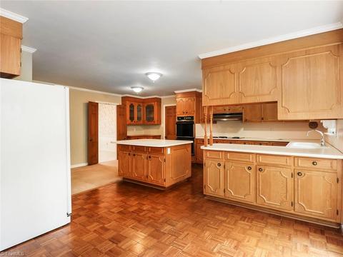 1505 Coventry Rd, High Point, NC 27262 photo 10