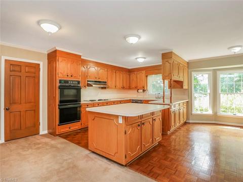 1505 Coventry Rd, High Point, NC 27262 photo 6