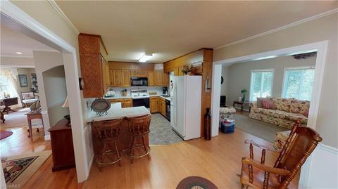 565 Armstrong Rd, Pilot Mountain, NC 27041 photo 6