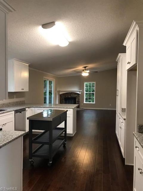 1084 Cedarview Ln, King, NC 27021 photo 5