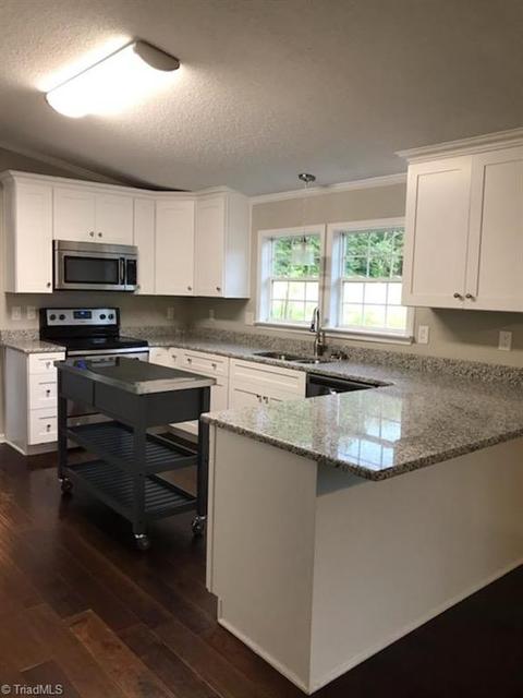 1084 Cedarview Ln, King, NC 27021 photo 7
