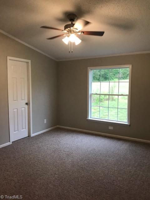 1084 Cedarview Ln, King, NC 27021 photo 9