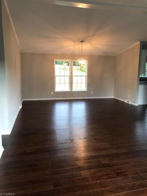 1084 Cedarview Ln, King, NC 27021 photo 3