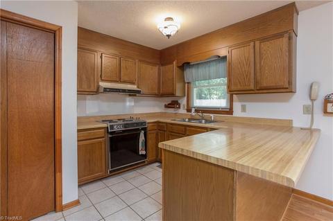 5028 Westhaven Ln, Trinity, NC 27370 photo 9