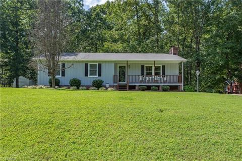 5028 Westhaven Ln, Trinity, NC 27370 photo 1