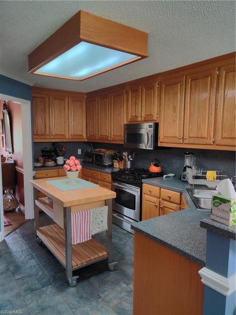 1801 Darrell Dr, Graham, NC 27253 photo 4