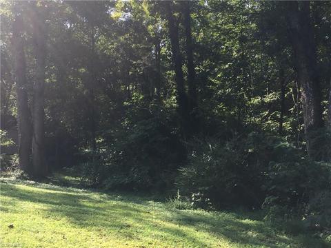 902 Pine Circle Dr, High Point, NC 27265 photo 3
