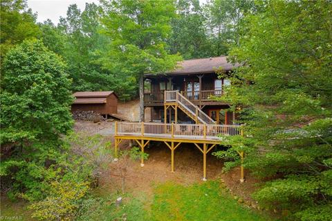 331 Doe Run, Purlear, NC 28665 photo 2