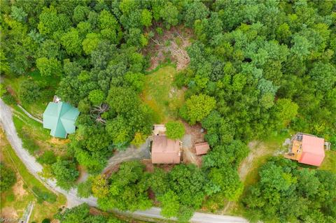 331 Doe Run, Purlear, NC 28665 photo 4