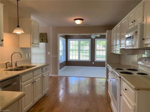 3541 Bent Trace Dr, High Point, NC 27265 photo 11