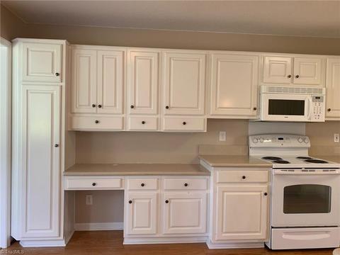 3541 Bent Trace Dr, High Point, NC 27265 photo 8