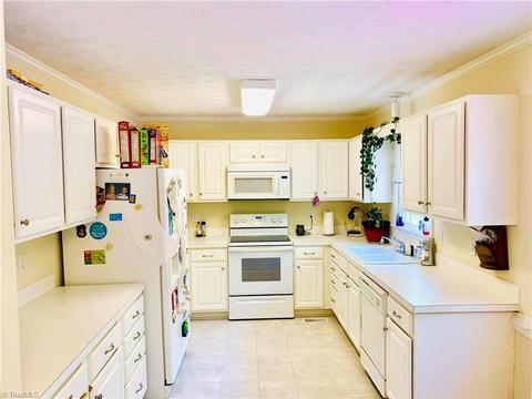 116 Saura View Dr, King, NC 27021 photo 6