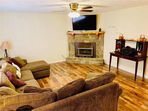 116 Saura View Dr, King, NC 27021 photo 4