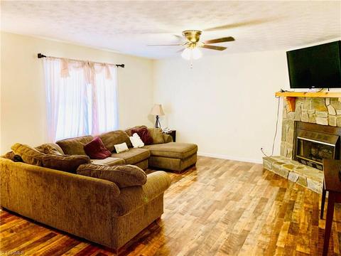 116 Saura View Dr, King, NC 27021 photo 2