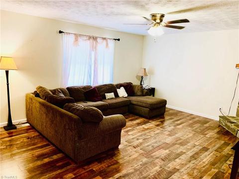 116 Saura View Dr, King, NC 27021 photo 3