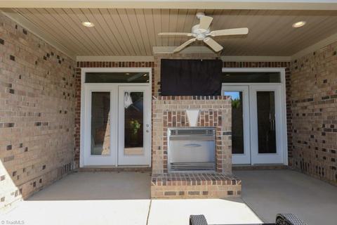 681 Nikyle Cir, High Point, NC 27265 photo 5