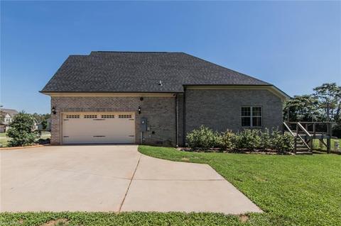 7061 English Pride Dr, Trinity, NC 27370 photo 2
