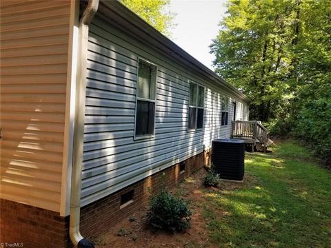 6481 Eagle Landing Dr, Trinity, NC 27370 photo 4