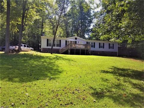 6481 Eagle Landing Dr, Trinity, NC 27370 photo 1