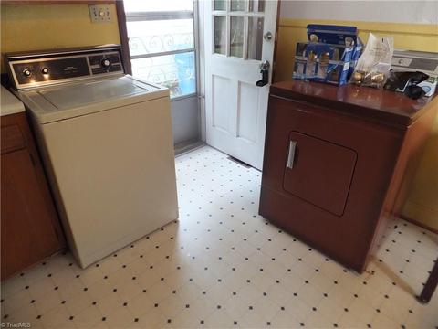 2304 Hickswood Rd, High Point, NC 27265 photo 8
