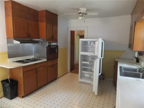 2304 Hickswood Rd, High Point, NC 27265 photo 6