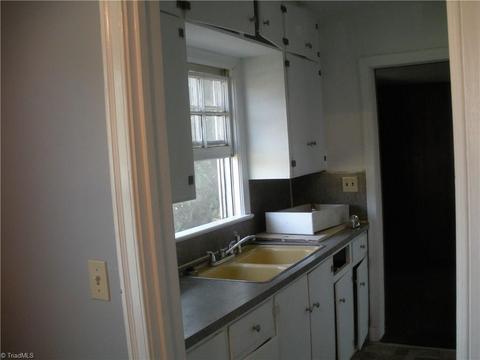 704 E Lexington Ave, High Point, NC 27262 photo 9