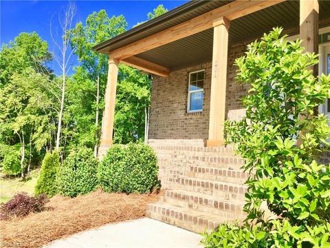 202 Flagstone Dr, King, NC 27021 photo 2