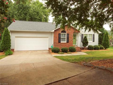 2622 Northfork Ter, High Point, NC 27265 photo 1
