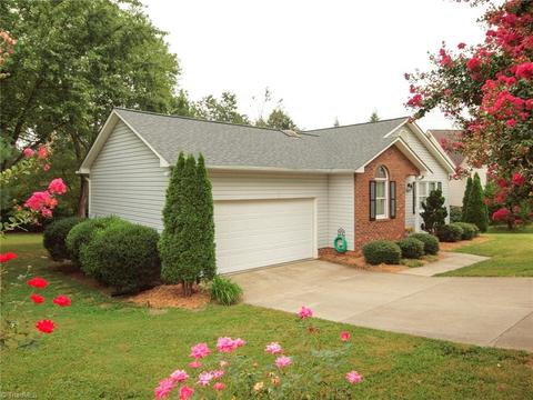 2622 Northfork Ter, High Point, NC 27265 photo 2