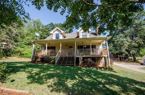 7061 Vashti Rd, Hiddenite, NC 28636 photo 2