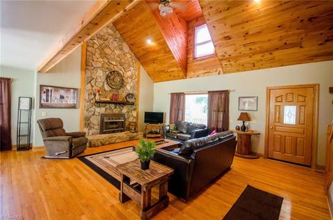 7061 Vashti Rd, Hiddenite, NC 28636 photo 5