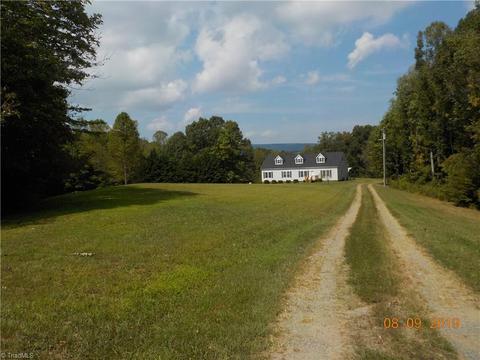 1185 Bent Twig Rd, King, NC 27021 photo 3