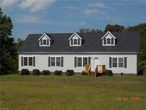 1185 Bent Twig Rd, King, NC 27021 photo 1