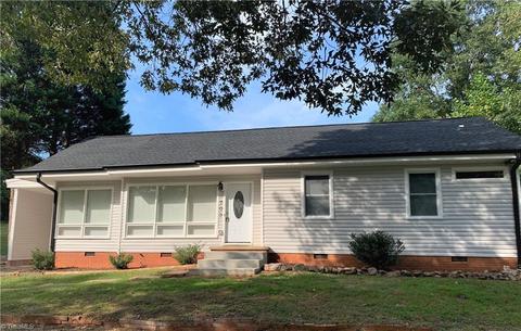 703 Manor Dr, High Point, NC 27260 photo 3