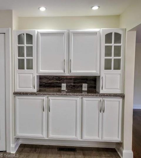 703 Manor Dr, High Point, NC 27260 photo 14