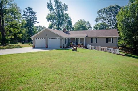 320 Old Mill Rd, High Point, NC 27265 photo 2