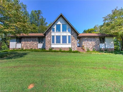 2134 Todd Dr, Trinity, NC 27370 photo 2